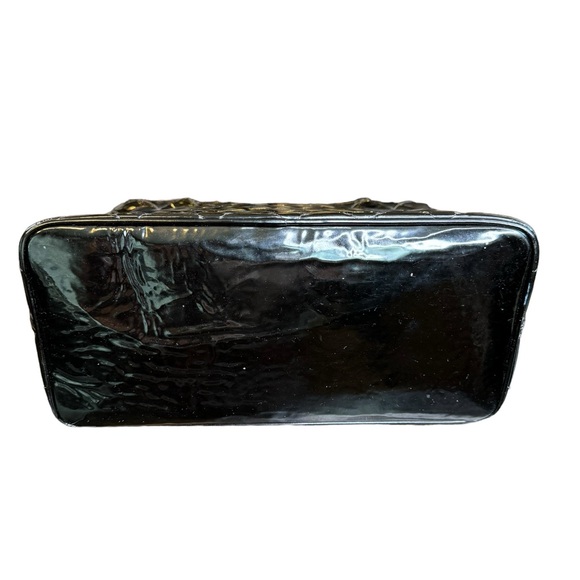 CHANEL Balck Quilted Patent Leather Tote - Picture 4 of 13